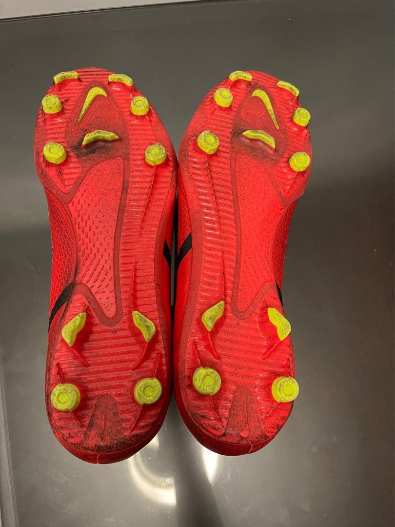 Nike Phantom Soccer Boots, Men's Fashion, Footwear, Boots on Carousell