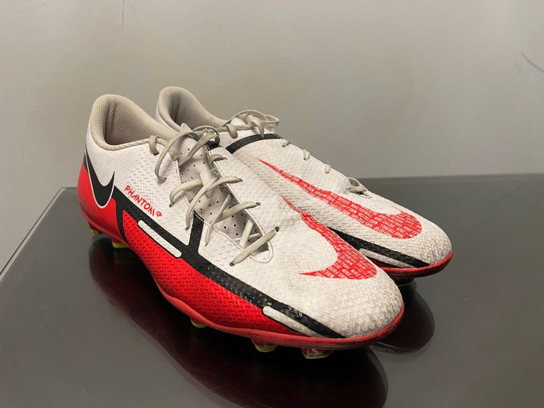Nike Phantom Soccer Boots, Men's Fashion, Footwear, Boots on Carousell