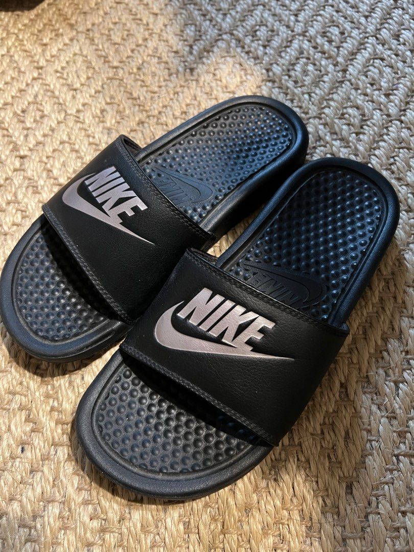 White black discount nike slides