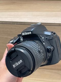 Nikon D5300 with kit lens 18-55mm dslr beginner freelance