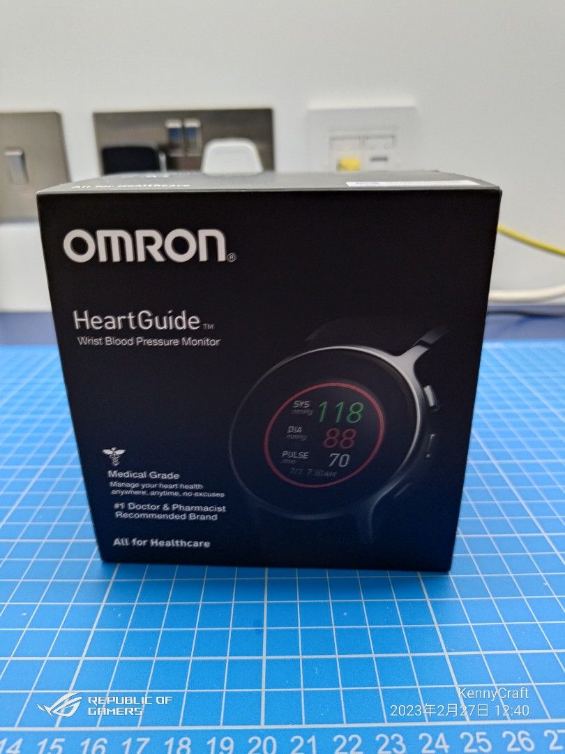 Omron HeartGuide (BP8000-M), 健康及營養食用品, 健康監測儀和體重秤 - Carousell