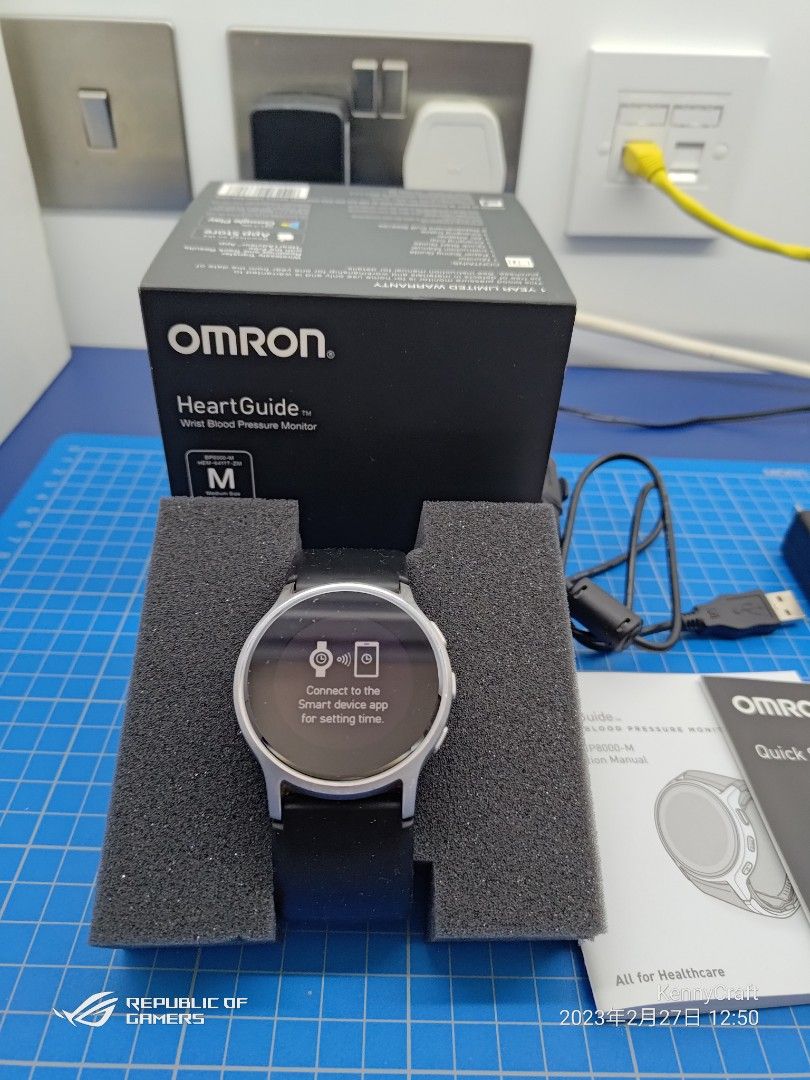 Omron HeartGuide (BP8000-M), 健康及營養食用品, 健康監測儀和體重秤 - Carousell