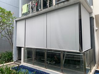 Outdoor roller blind