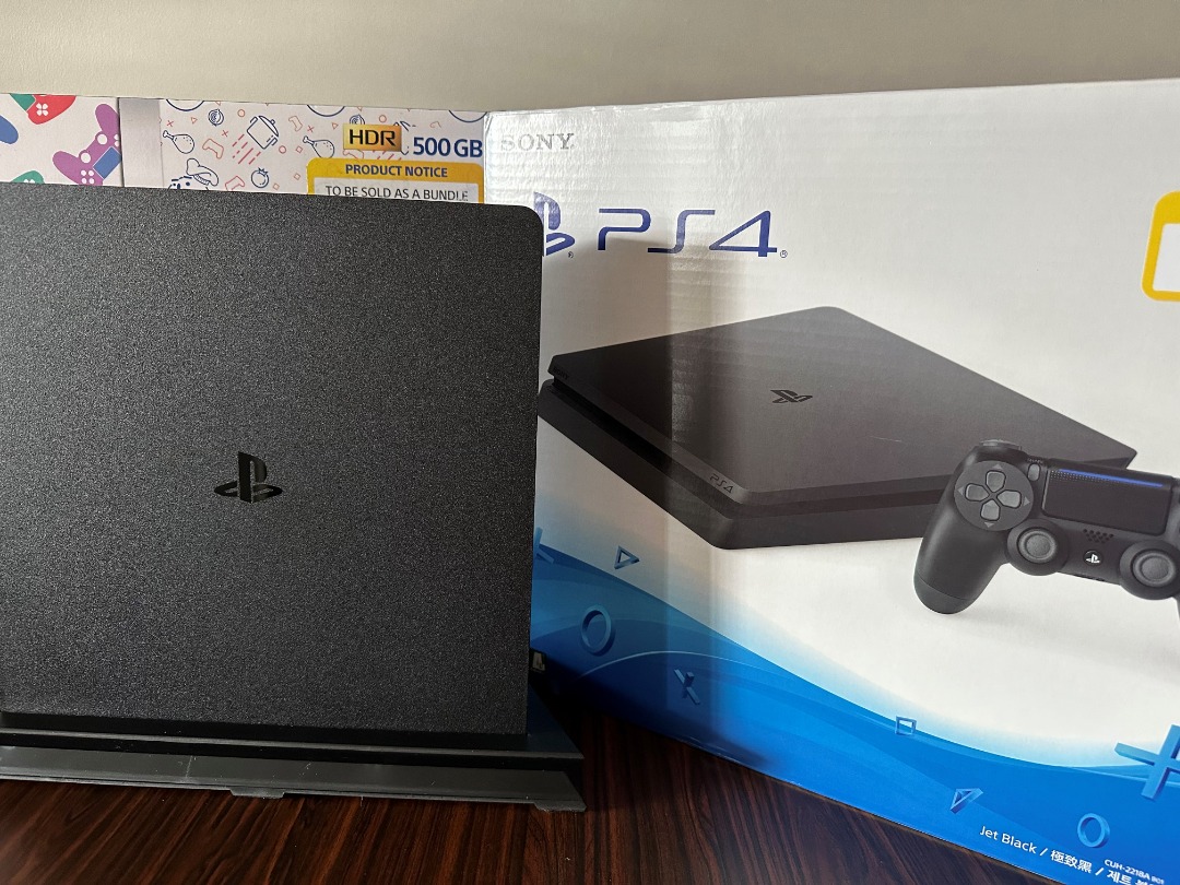PS4 Slim 500GB with two original controller, Video Gaming, Video Game ...
