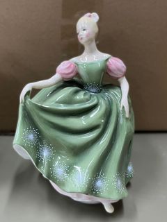Royal Doulton Figurine - Michele - HN2234 皇室貴族陶瓷公仔