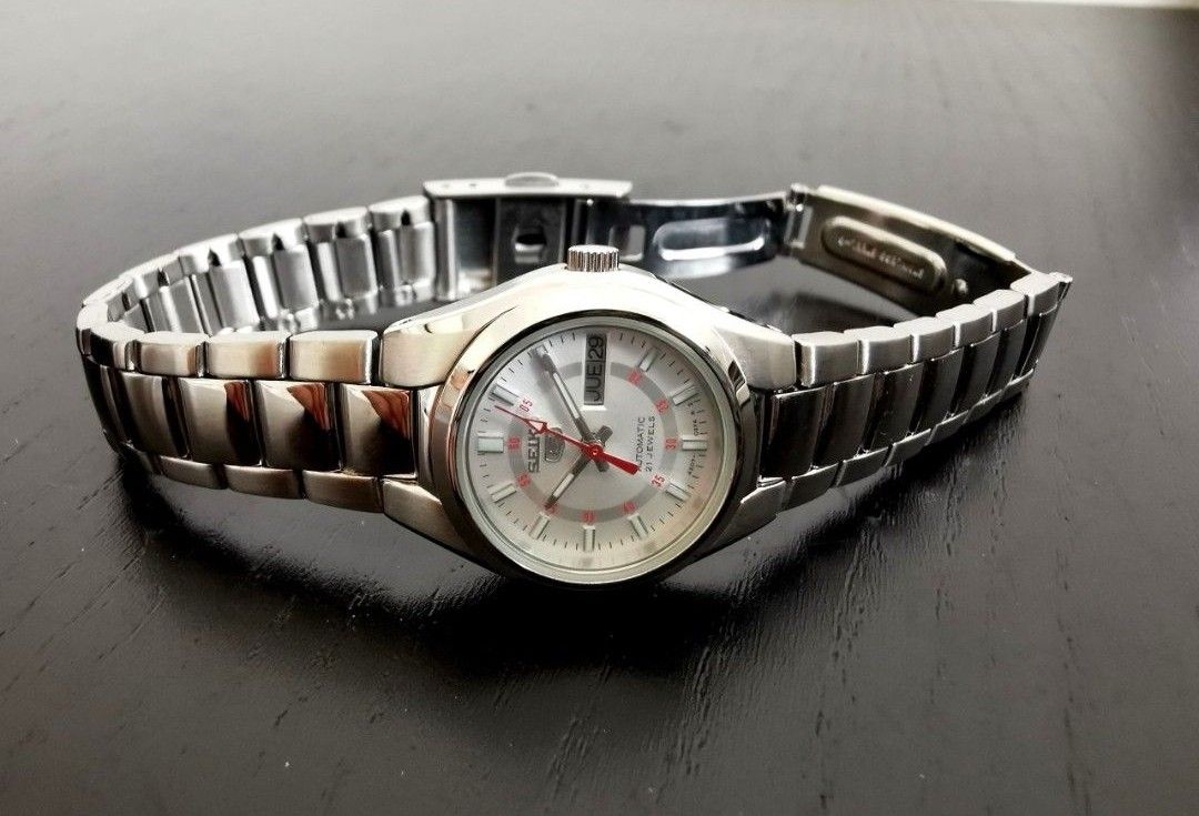 Seiko 5 Automatic 21 Jewels 4207-01B0 Bilingual Day/ Date Ladies Watch SN:  71007 3, Luxury, Watches on Carousell