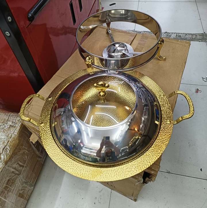 Small chafing dish (Category: Food Organization & Storage) located in Manila. Submitted by saguittarian06 (Listing ID 1217754988, Image 3). Description: SMALL CHAFFING DISH GLASS TOP LID W/ GOLD LINING 1350 PESOS RS #FOODWARMER.