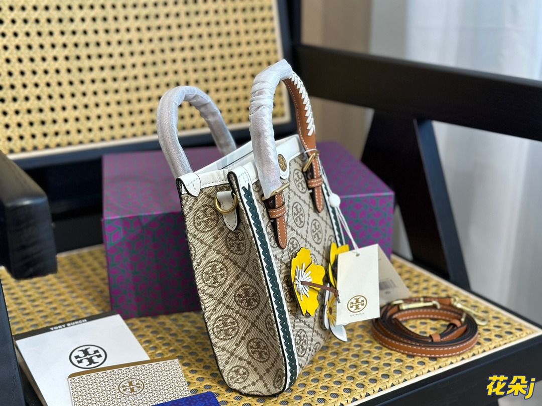 ?Tory Burch 21 year mini tote sheet music bag?️?, Luxury, Bags & Wallets  on Carousell