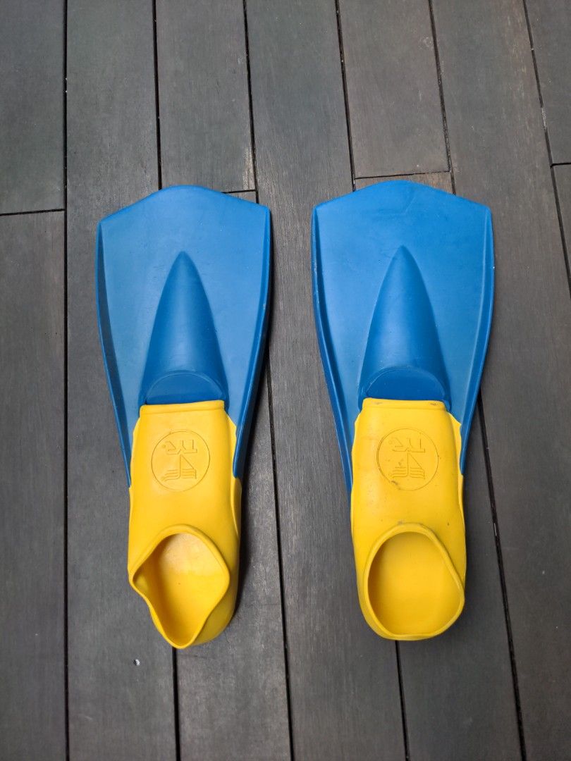 TYR Swimming Flippers, Sports Equipment, Sports & Games, Water Sports