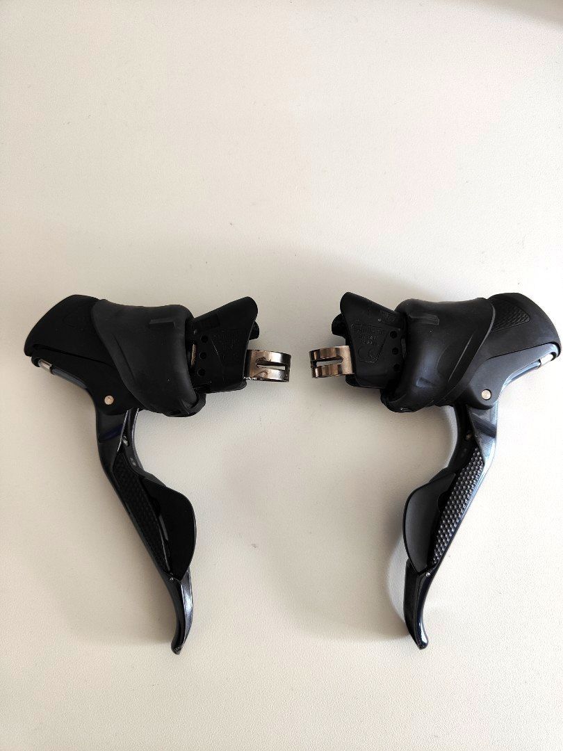 Shimano Ultegra di2 R6870 6870 shifters 11 speed, Sports Equipment