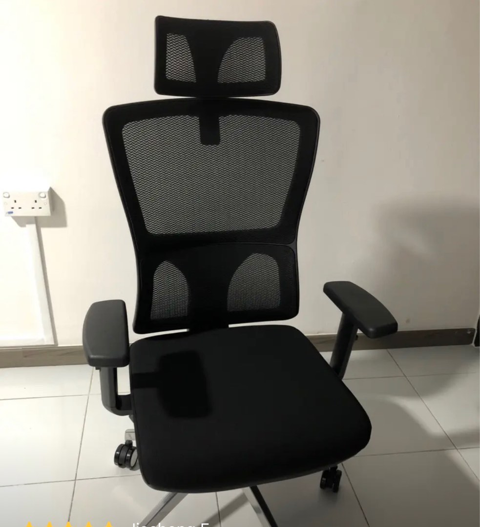 UMD Ergonomic Office/Gaming chair, Furniture & Home Living, Furniture ...