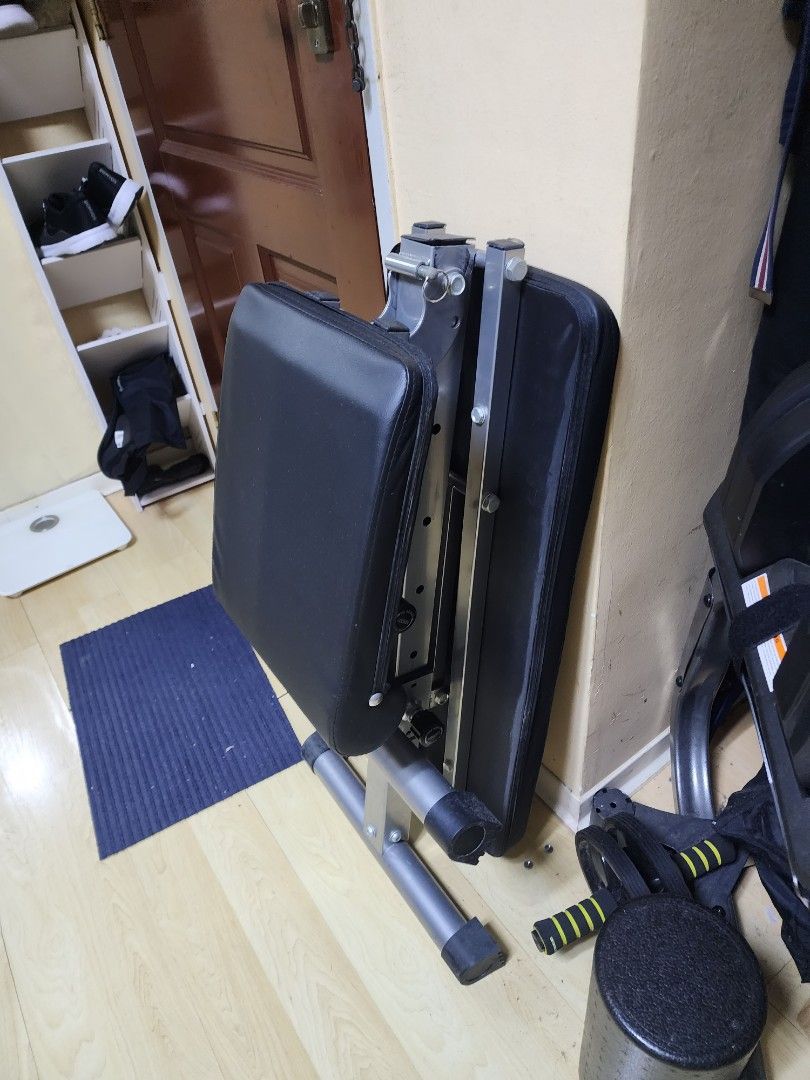 [used] Foldable Workout Bench, Sports Equipment, Exercise & Fitness