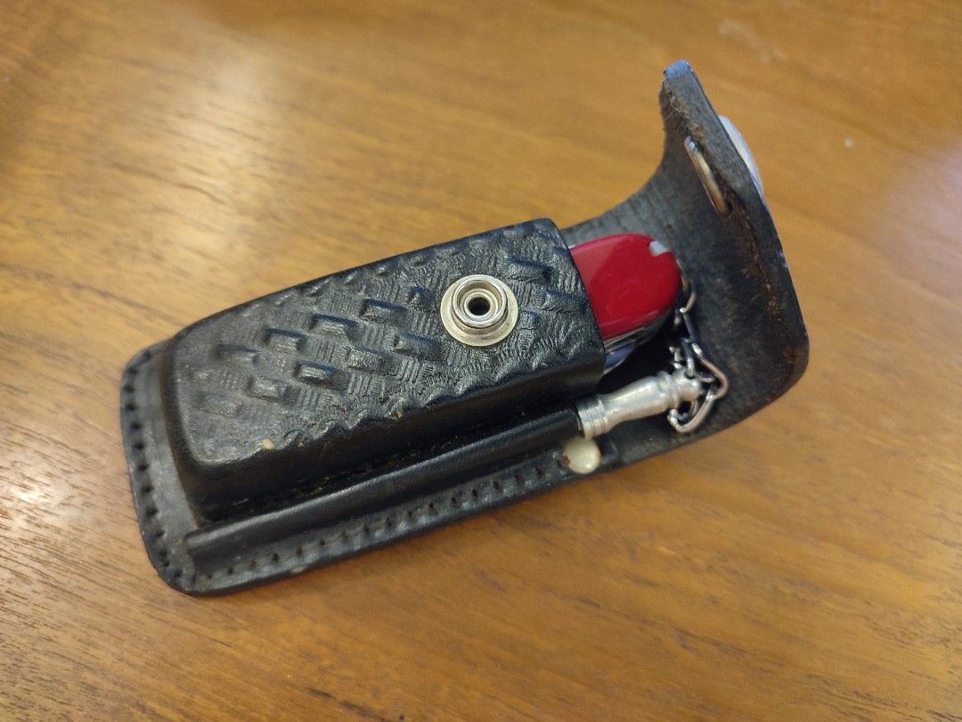 Victorinox Zermatt Leather Pouch with Sharpening Tool Large Wenger