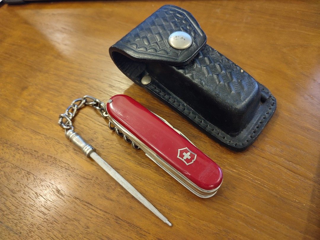 Victorinox Zermatt Leather Pouch with Sharpening Tool Large Wenger