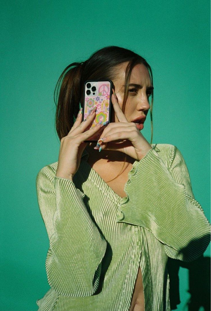 Wildflower Case Peace n’ Luv (iPhone 11) (Category: Cases & Sleeves) located in Marikina City. Submitted by reset.closet (Listing ID 1217789154, Image 3). Description: Price is NON-NEGOTIABLE 💞 Rfs: grew out of it (the design) Such a cute case for the girly girls ✌🏻 Mop: gcash, unionbank, bpi Buyer shoulders delivery Inclusion: case and box.