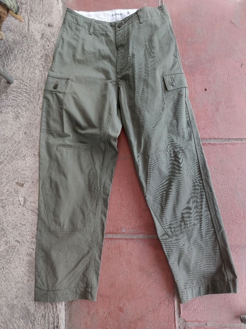 WorkWare double knee cargo pants (Category: Trousers) located in Sasmuan (Sexmoan). Submitted by littlemiro (Listing ID 1217770365, Image 2). Description: 3 daya union workware double knee cargo pants, like new condition. waist 30, adjustable leg opening..