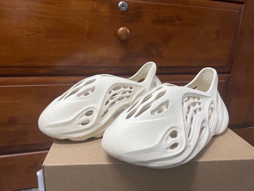 Yeezy Foam Runner Bone, Women's Fashion, Footwear, Sneakers on Carousell