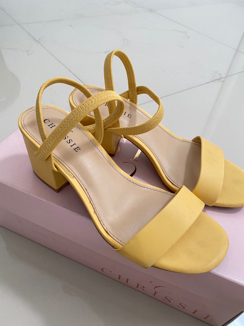 Yellow shoes payless Fesyen Wanita Sepatu di Carousell