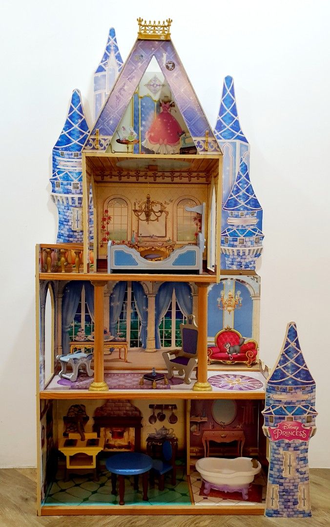 1.5m tall Disney Castle Doll House, Hobbies & Toys, Toys & Games on