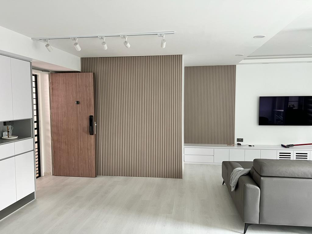 (Category: ) located in . Submitted by dkfurnitureanddesign (Listing ID 159976926, Image 1). Description: .