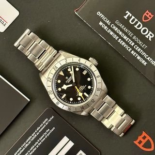 全新23年2月帝舵 Tudor Blacky Bay Pro 79470 GMT 功能 鋼帶款 齊原廠膠紙