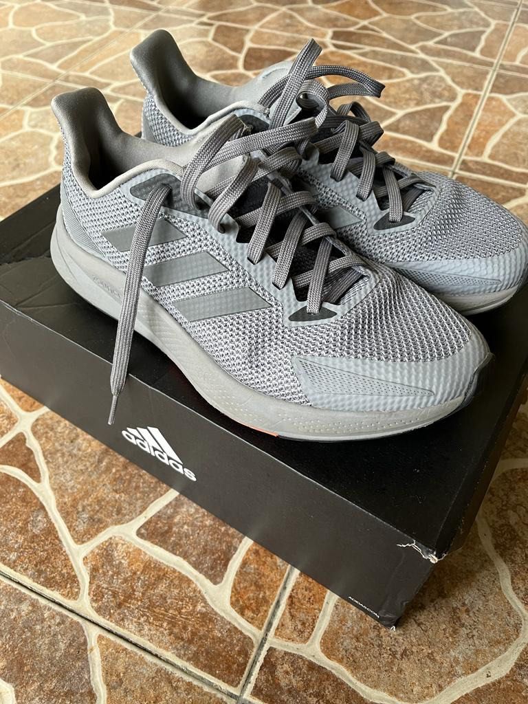 Adidas bounce for top running
