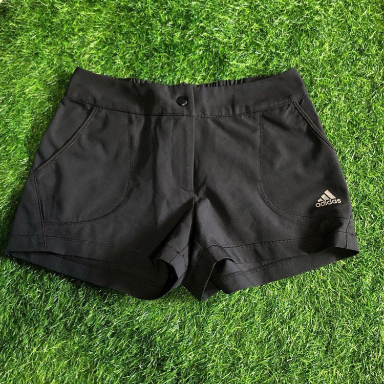 Adidas hot pants, Olah Raga, Baju Olahraga di Carousell