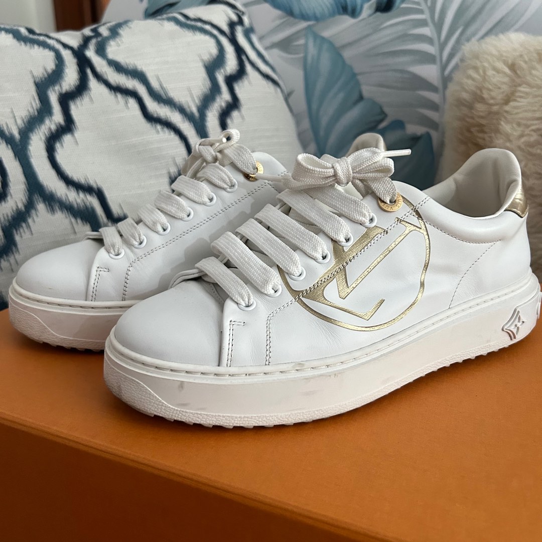 Louis Vuitton Time Out Sneaker Gold. Size 38.0