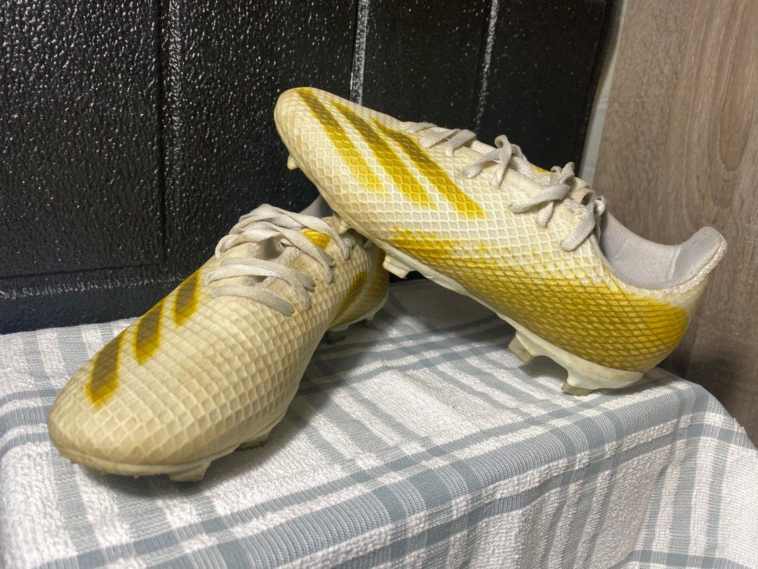 Golden colour cheap boot
