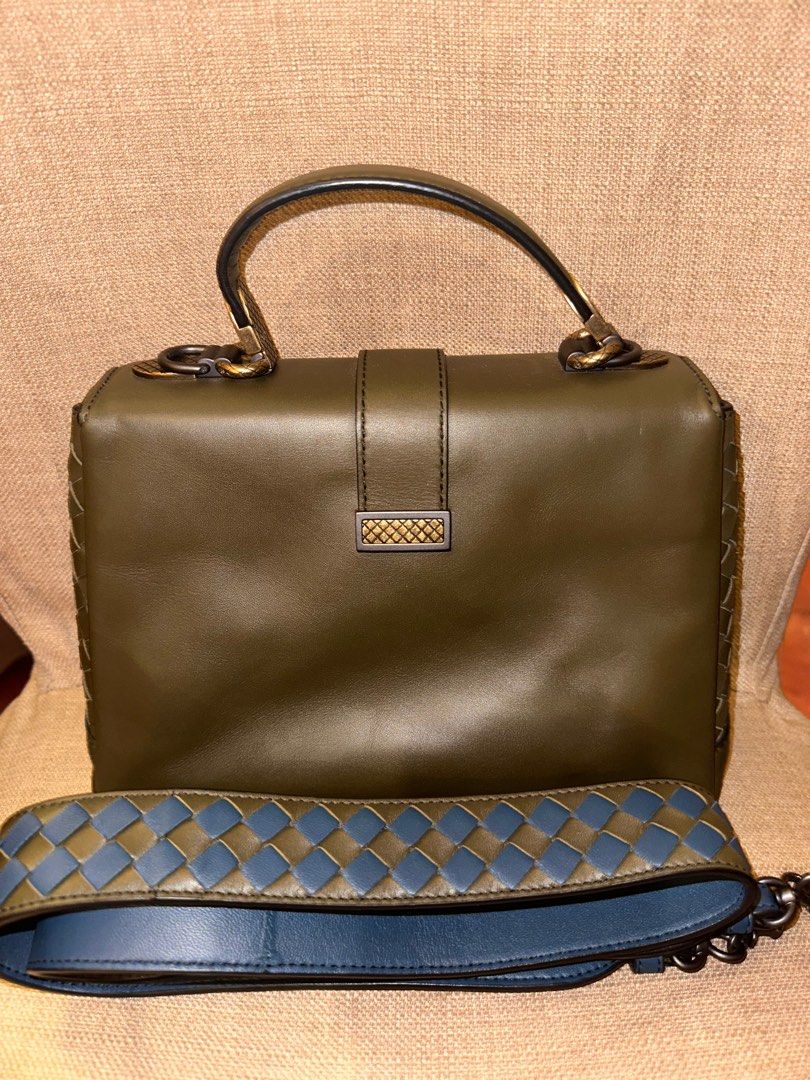 Bottega Veneta Small Piazza Green/Blue (Category: Luxury Bags & Wallets) located in Quezon City. Submitted by cjara (Listing ID 1217920844, Image 2). Description: Bottega Veneta Small Piazza Green/Blue Rank SA-A, no flaws With cards and original dustbag Can be worn crossbody.
