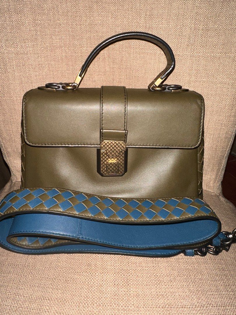 Bottega Veneta Small Piazza Green/Blue (Category: Luxury Bags & Wallets) located in Quezon City. Submitted by cjara (Listing ID 1217920844, Image 1). Description: Bottega Veneta Small Piazza Green/Blue Rank SA-A, no flaws With cards and original dustbag Can be worn crossbody.