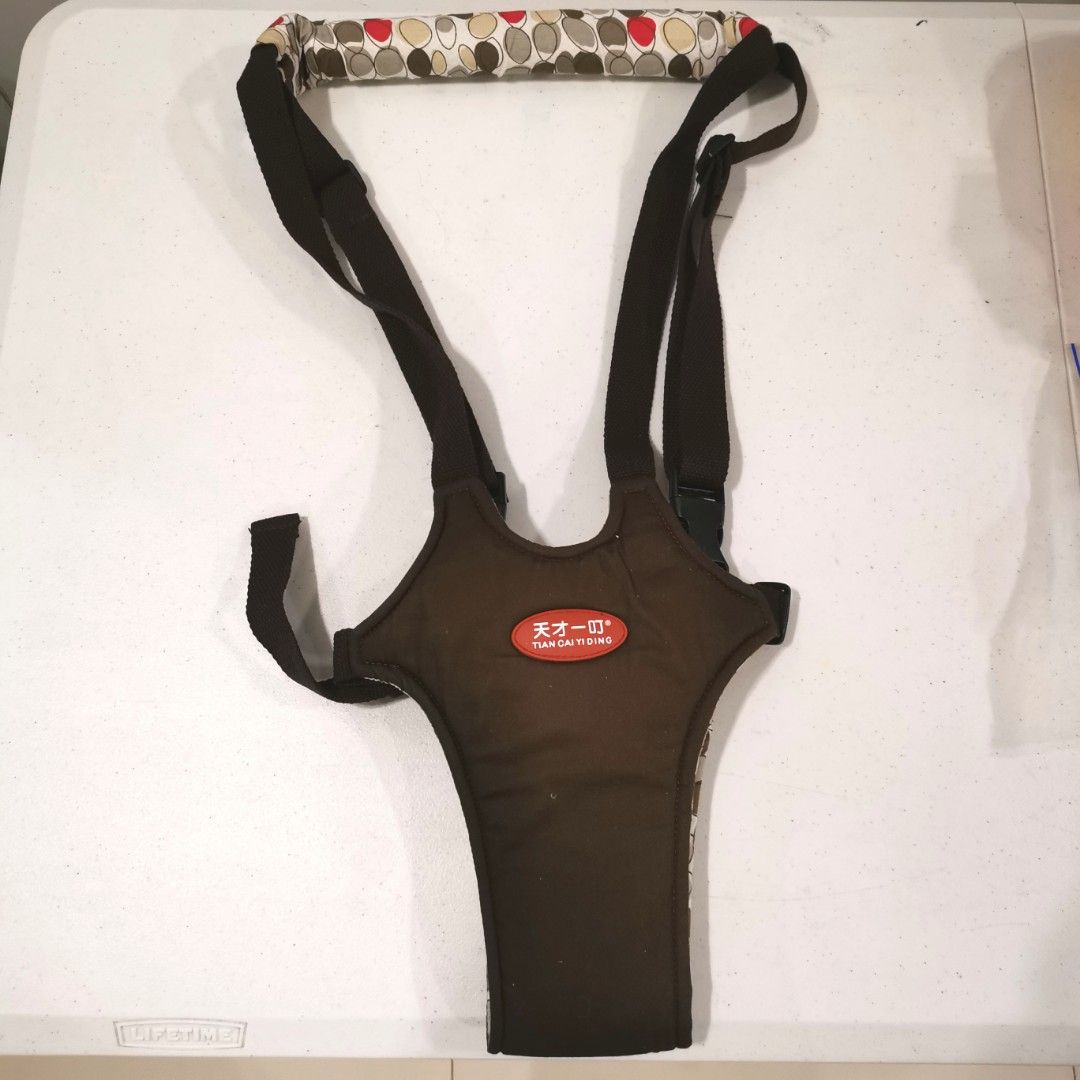 Brown baby walking Walker Assistant support (Category: Carriers & Slings) located in Manila. Submitted by shopthelatesttrends (Listing ID 1217995431, Image 2). Description: BROWN baby walking Walker Assistant support *what you see is what you get Condition: Never used Mode of payment: Deposit only to Bpi, Gcash or Chinabank Shipping fee will be shouldered by the buyer. We use grab, lalamove, Mr. Speedy and lbc. *NO BOGUS BUYERS PLEASE.