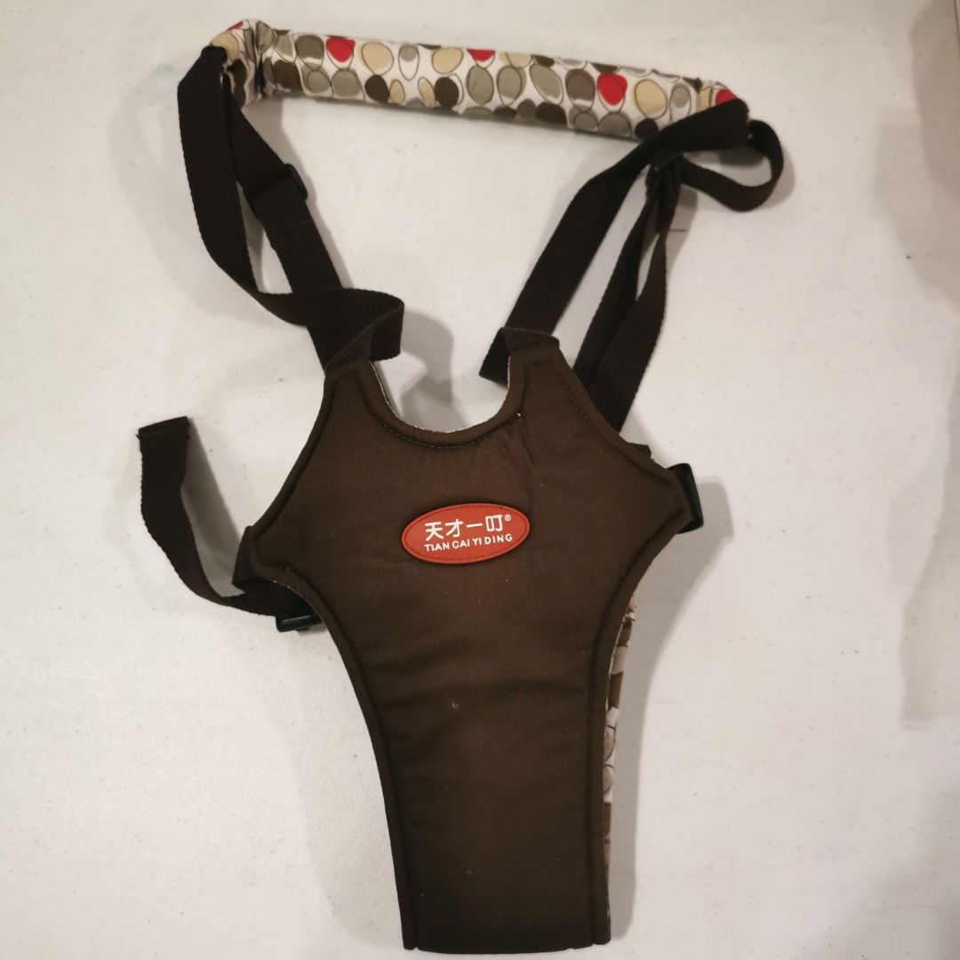 Brown baby walking Walker Assistant support (Category: Carriers & Slings) located in Manila. Submitted by shopthelatesttrends (Listing ID 1217995431, Image 1). Description: BROWN baby walking Walker Assistant support *what you see is what you get Condition: Never used Mode of payment: Deposit only to Bpi, Gcash or Chinabank Shipping fee will be shouldered by the buyer. We use grab, lalamove, Mr. Speedy and lbc. *NO BOGUS BUYERS PLEASE.