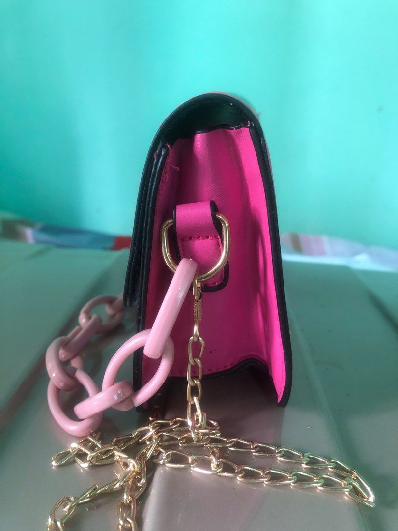 Chain sling 3D bag on Carousell