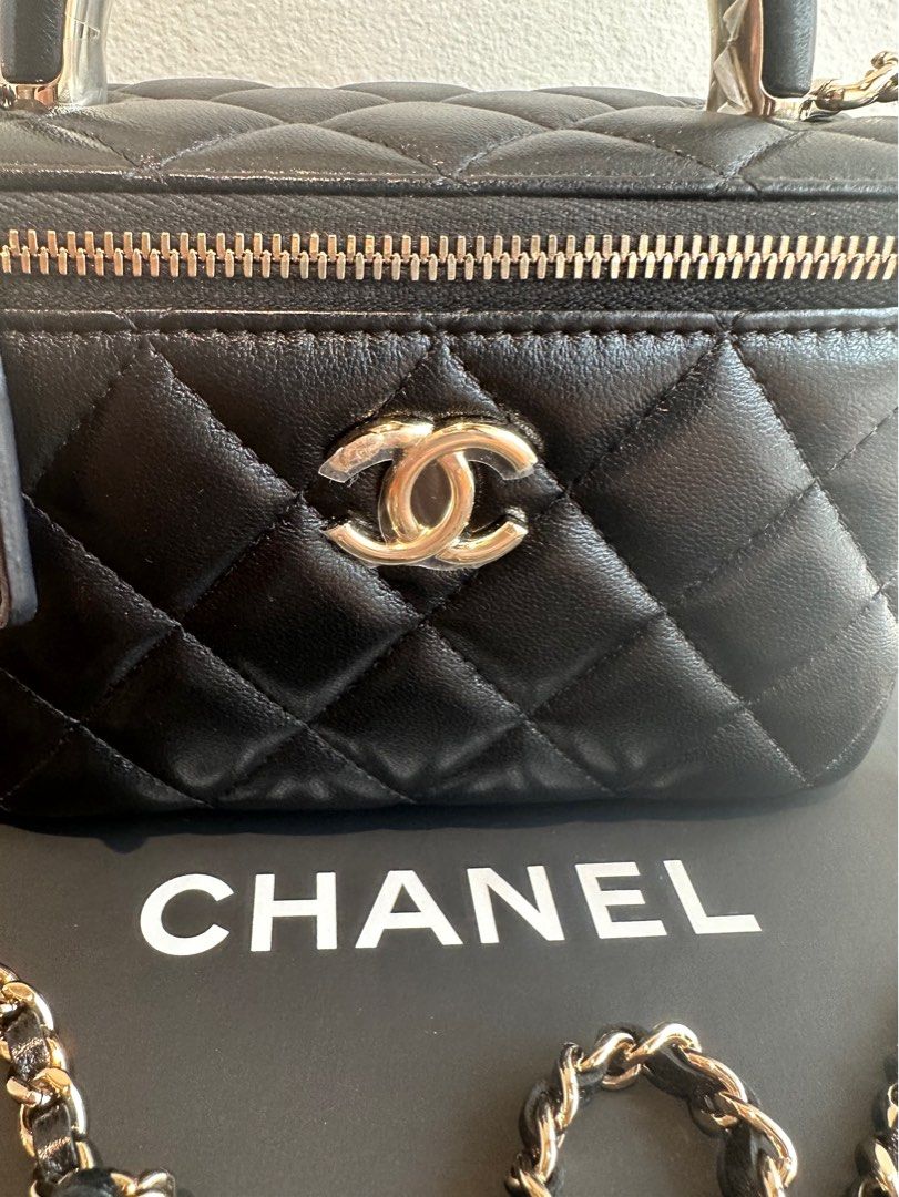 BELOW RETAIL” Chanel 22A mini vanity top handle, Luxury, Bags & Wallets on  Carousell
