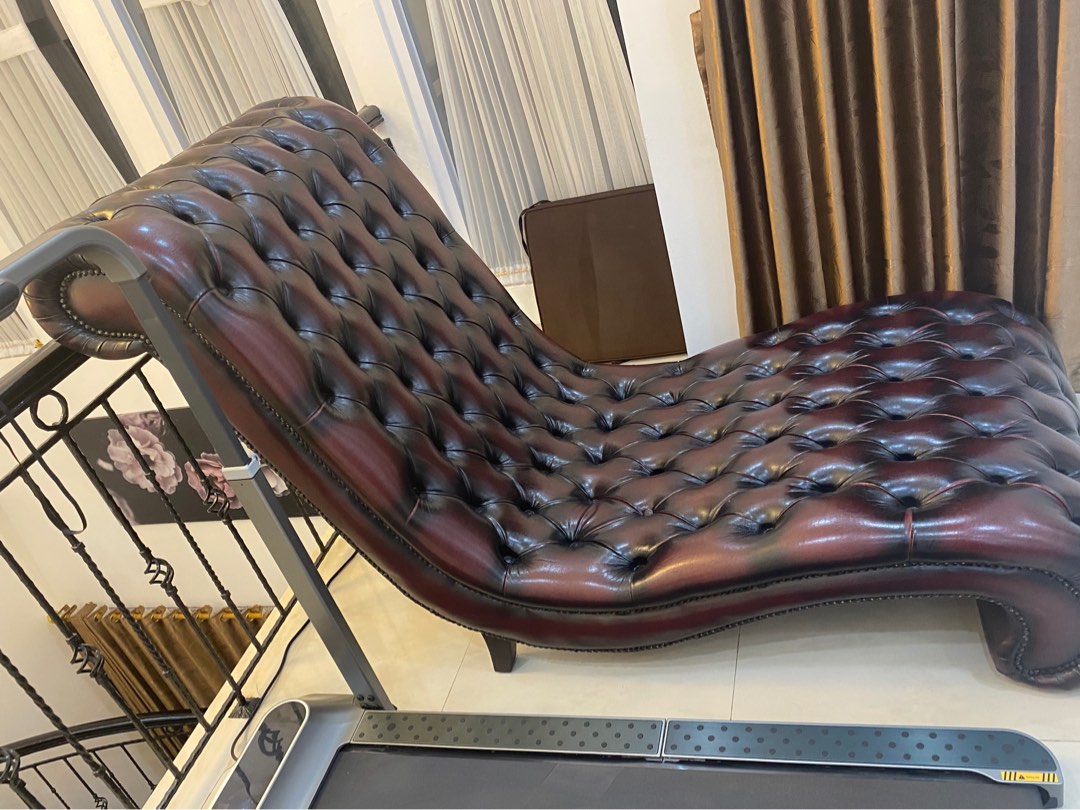 Chesterfield Sofa Kulit Kursi Santai Malas, Perabotan Rumah di Carousell