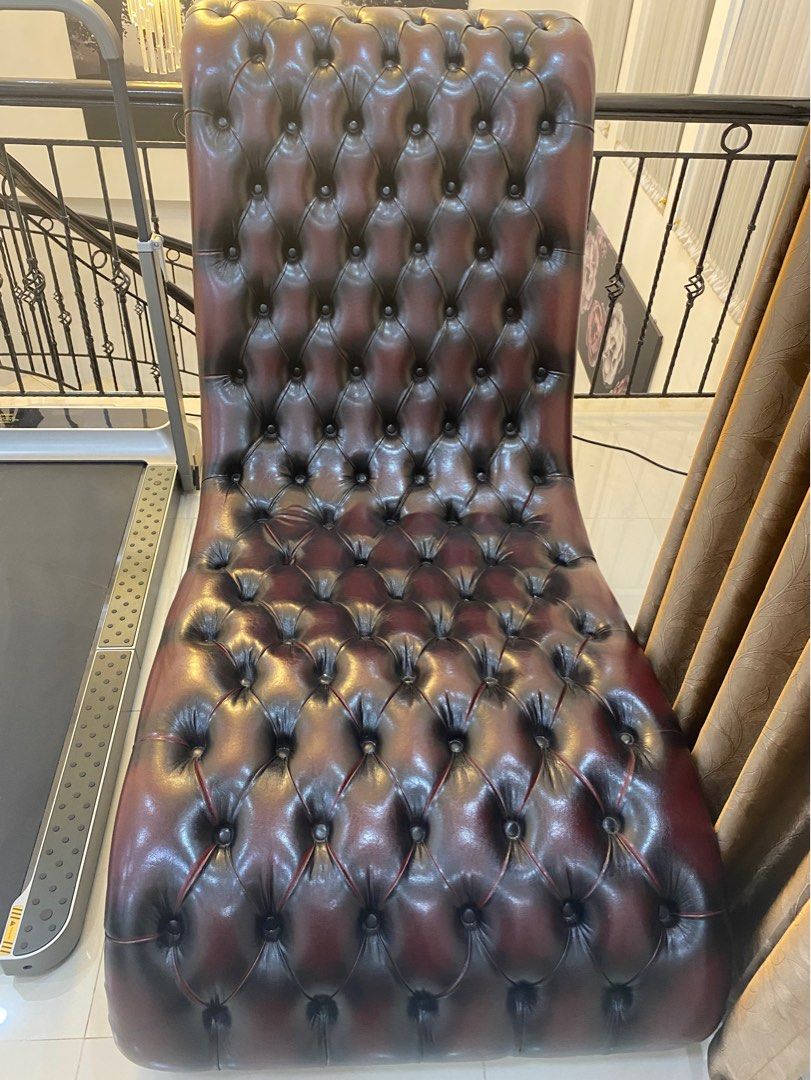 Chesterfield Sofa Kulit Kursi Santai Malas, Perabotan Rumah di Carousell