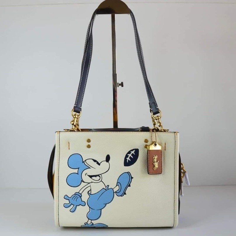 COACH rogue 25cm 👜 (Category: Luxury Bags & Wallets) located in Las Pinas. Submitted by yhn_boutique (Listing ID 1217928031, Image 3). Description: Actual pic posted 📍cod lalamove 📍sameday delivery 📍J&T pay today ship today 📍complete inclusions .