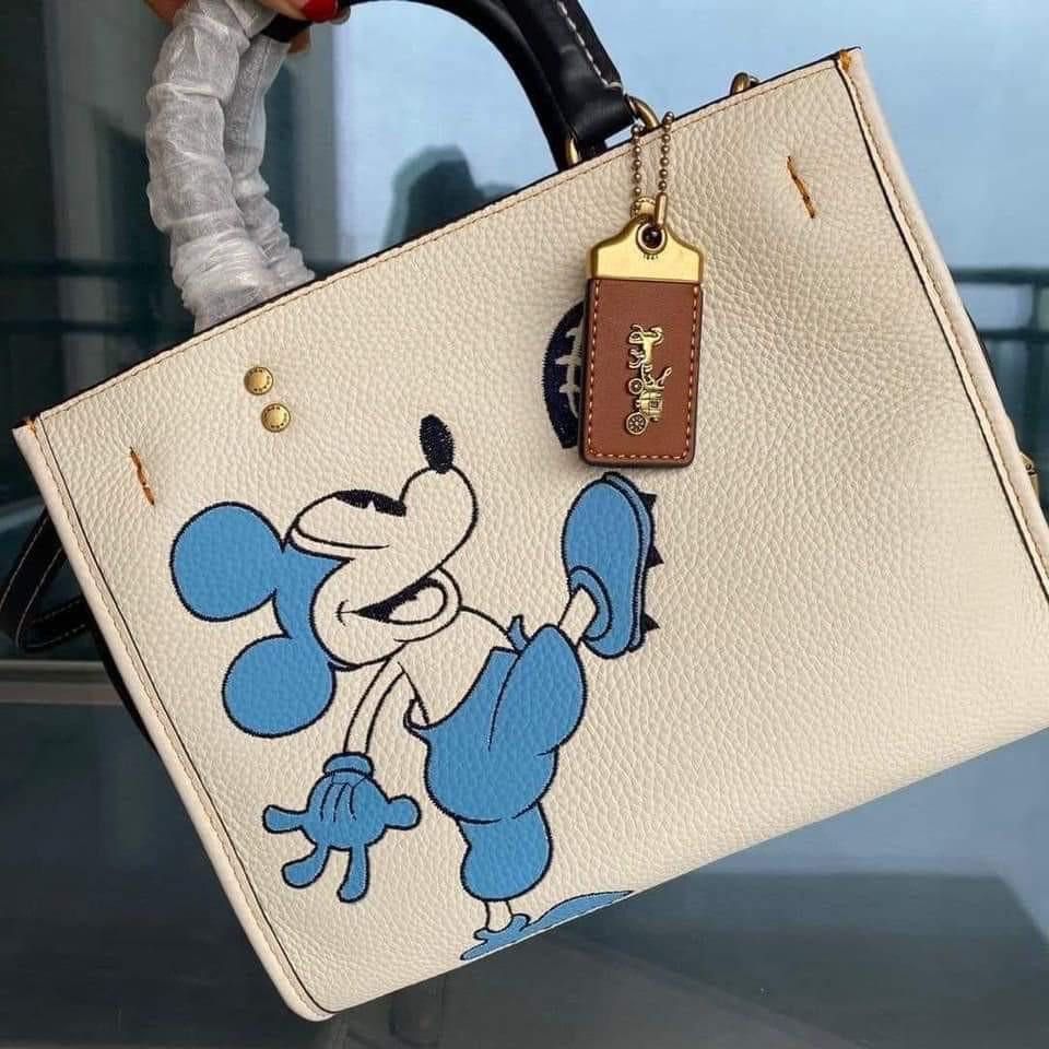 COACH rogue 25cm 👜 (Category: Luxury Bags & Wallets) located in Las Pinas. Submitted by yhn_boutique (Listing ID 1217928031, Image 1). Description: Actual pic posted 📍cod lalamove 📍sameday delivery 📍J&T pay today ship today 📍complete inclusions .