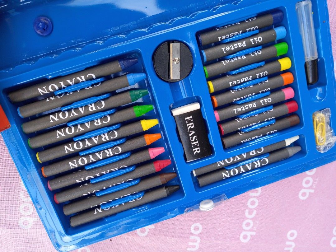 Coloring materials (Category: Craft Supplies & Tools) located in Quezon City. Submitted by eilgaraje (Listing ID 1217890192, Image 3). Description: as posted used in good condition take all !!.