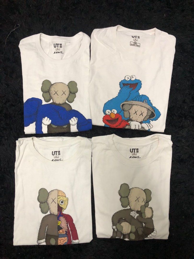 Lot  Uniqlo x KAWS Uniqlo poster Blue  2019 Affiche de promotion Uniqlo  en couleurs  Catalog 708592 More