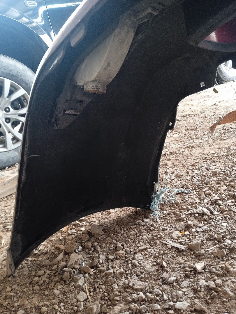 Corolla GLI fr bumper ,grill, skirt on Carousell