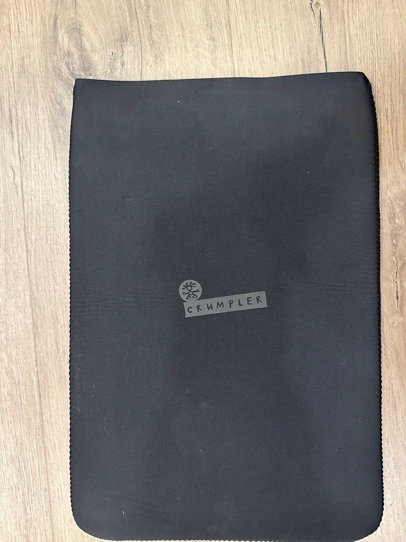 Crumpler laptop sleeve clearance 15