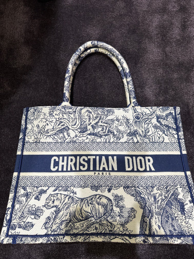 Medium Dior Book Tote Beige and Blue Macrocannage Embroidery (36 x 27.5 x  16.5 cm)