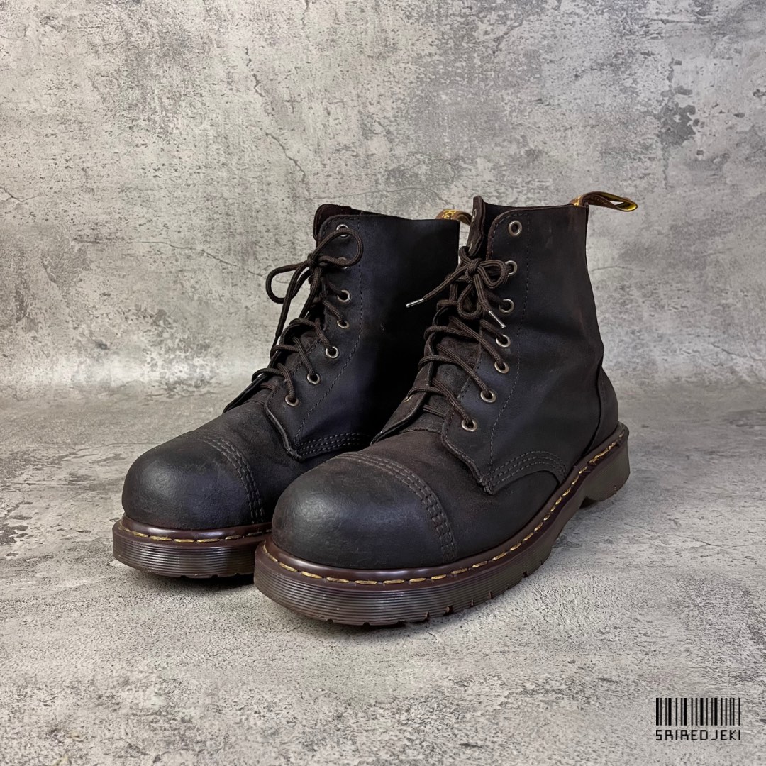 Dr Martens 7 Eye Cap Toe Made in England Fesyen Pria Sepatu