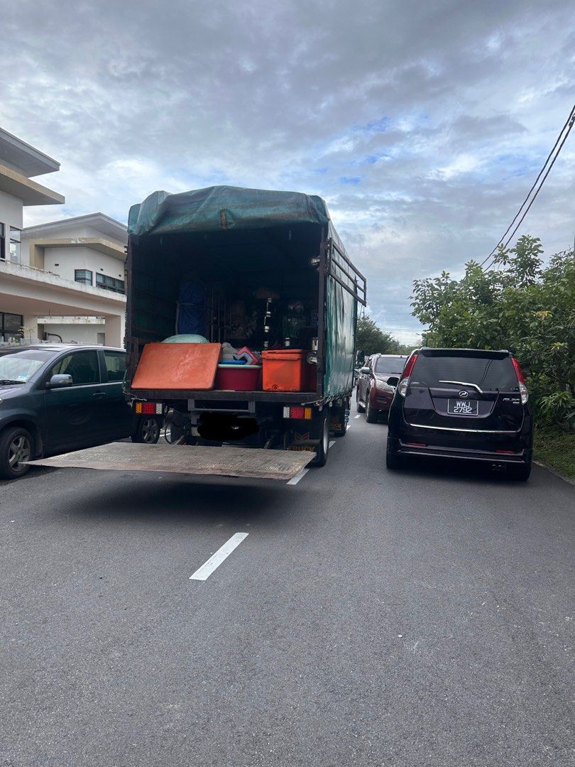 driver lorry wanted 1-5ton (Category: Drivers & Delivery) located in Kuala Lumpur. Submitted by rirtradingtransport1001 (Listing ID 176885652, Image 1). Description: pemandu lori 1-5tan diperlukan (segera) -lesen GDL n D yg sah -mempunyai pengalaman atau takde boleh cuba apply -jujur -amanah -betul2 minat bekerja n mencari rezeki yang halal -menepati masa -boleh outstation jika ada yang berminat boleh pm 📱whatsapp http://tailgatemoversservice.wa