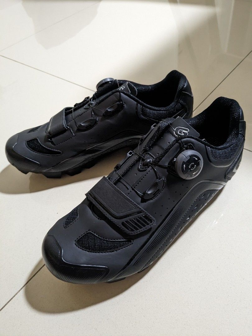 Gavin cycling top shoes review