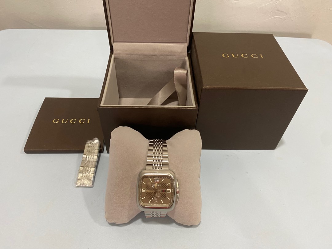Rectangle sales gucci watch