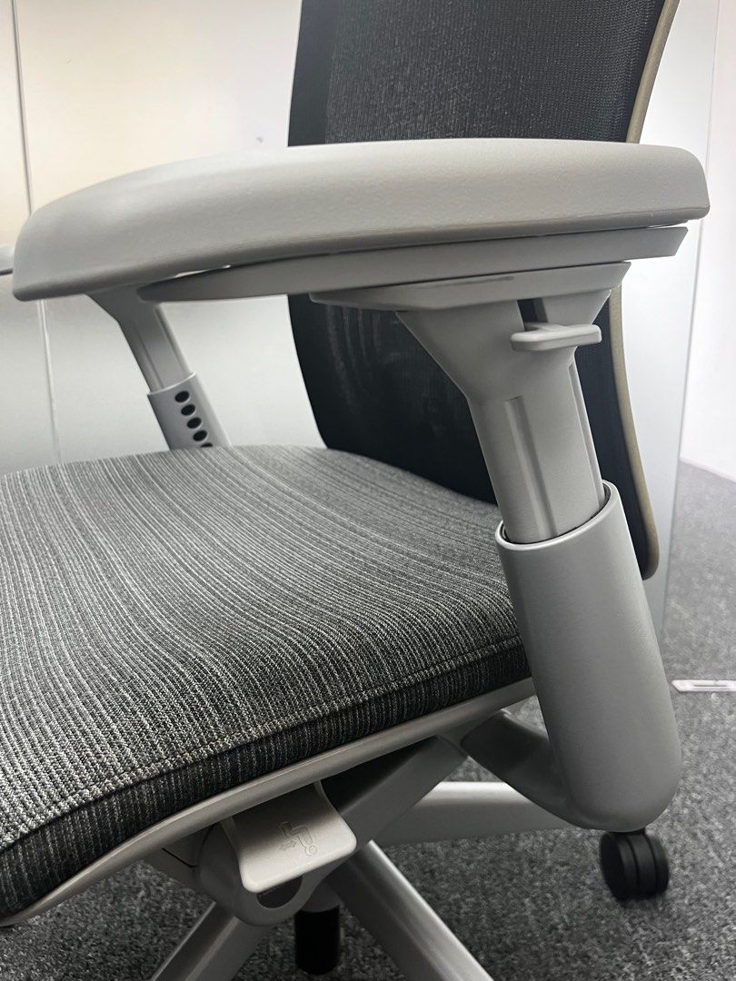 Haworth Zody Office Chair, Furniture & Home Living, Furniture, Chairs