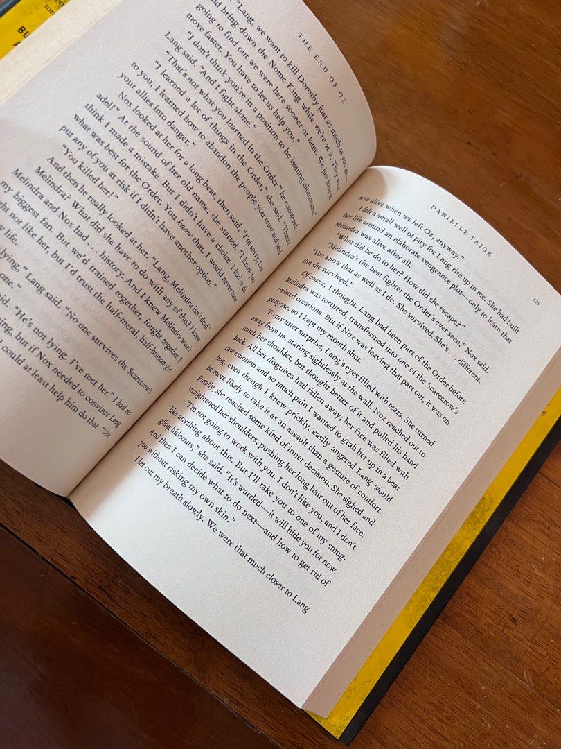 [HB] The End of Oz by Danielle Paige, Hobbies &